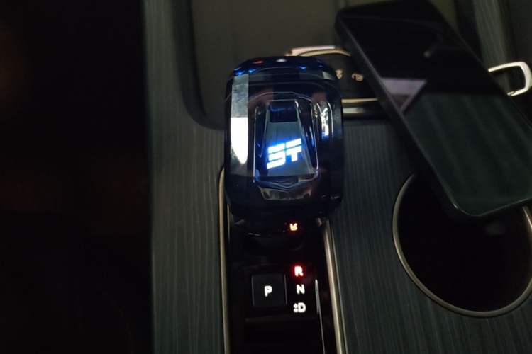 Used JETOUR Shanhai L9 2024 1.5TD 2DHT Pro 7-Seater Gear Lever