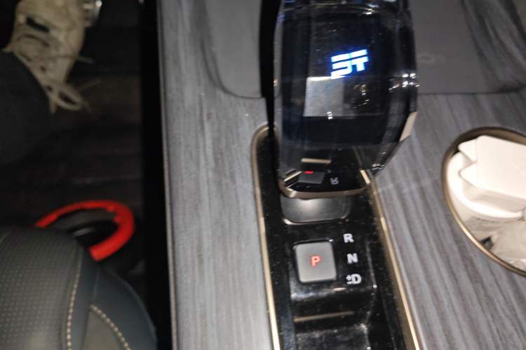 Used JETOUR Shanhai L9 2024 1.5TD 2DHT Air 7-Seater Gear Lever