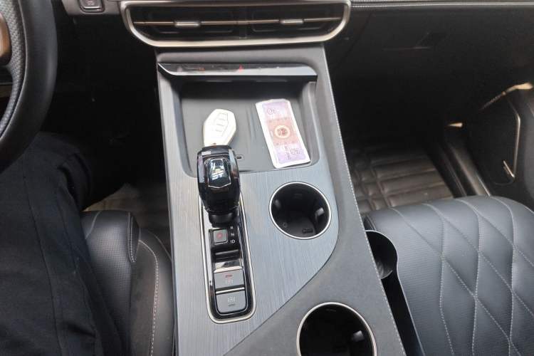 Used JETOUR Shanhai L9 2024 1.5TD 2DHT Pro 5-Seater Gear Lever