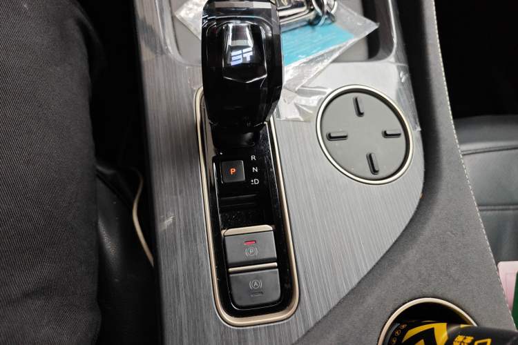 Used JETOUR Shanhai L9 2024 1.5TD 2DHT Max 7-Seater Gear Lever
