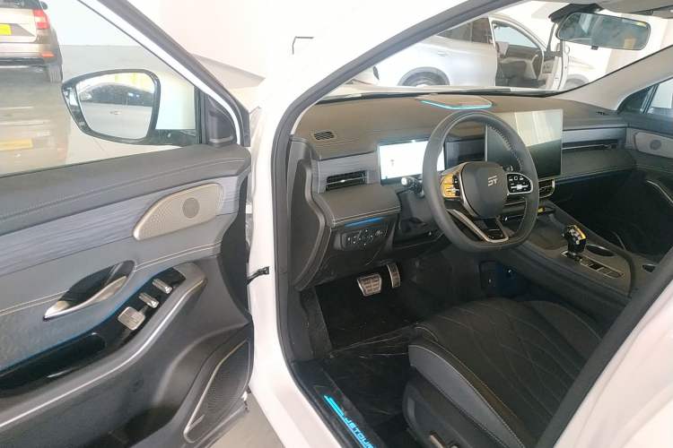 Used JETOUR Shanhai L9 2024 1.5TD 2DHT Air 7-Seater Interior 3