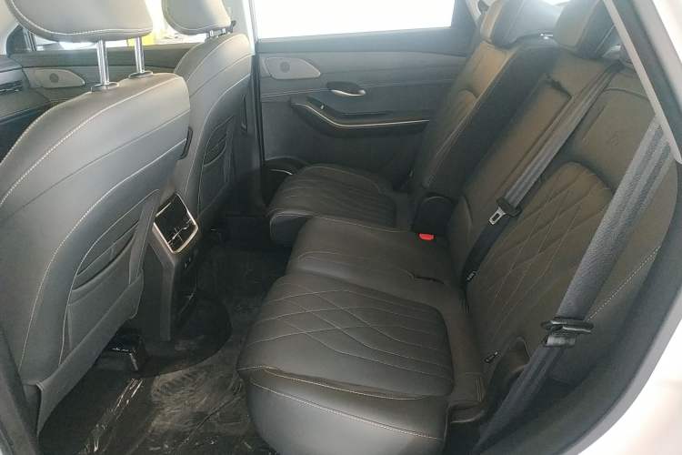Used JETOUR Shanhai L9 2024 1.5TD 2DHT Air 7-Seater Interior 4