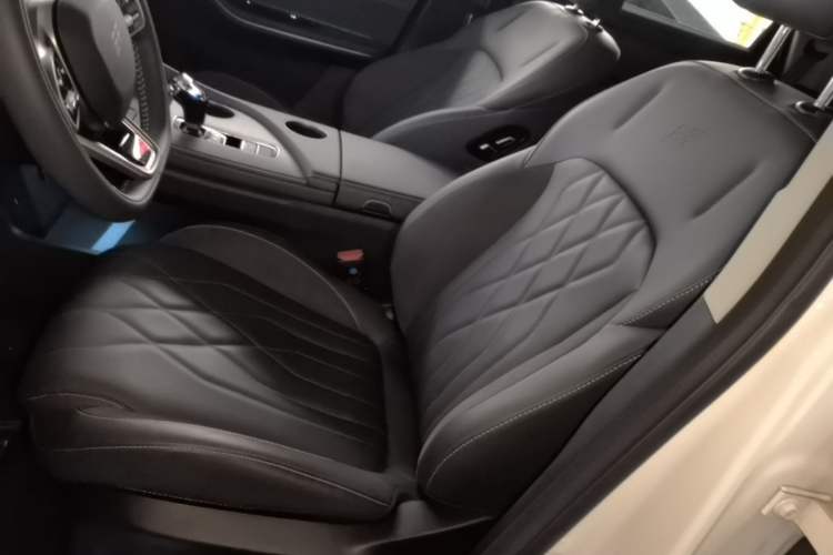 Used JETOUR Shanhai L9 2024 1.5TD 2DHT Air 7-Seater Left Front Seat