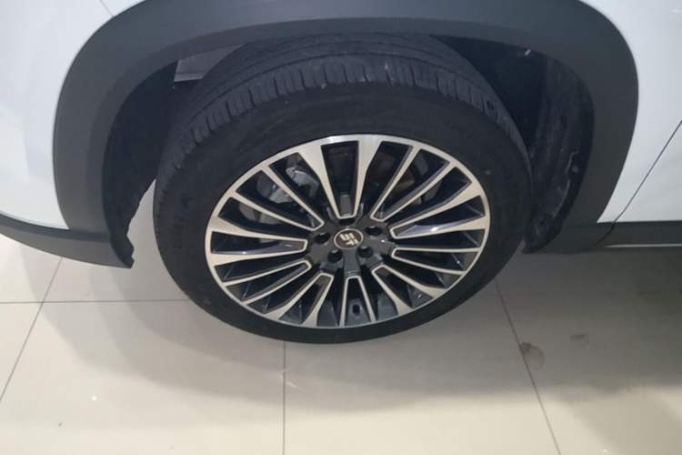 Used JETOUR Shanhai L9 2024 1.5TD 2DHT Air 5-Seater Left Front Wheel Hub