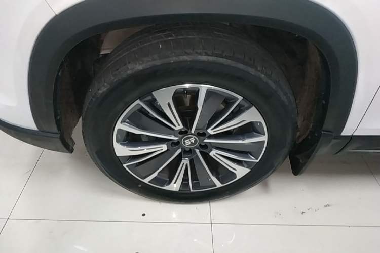 Used JETOUR Shanhai L9 2024 1.5TD 2DHT Air 7-Seater Left Front Wheel Hub