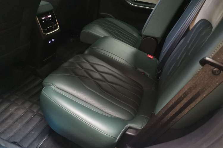 Used JETOUR Shanhai L9 2024 1.5TD 2DHT Max 7-Seater Left Rear Seat