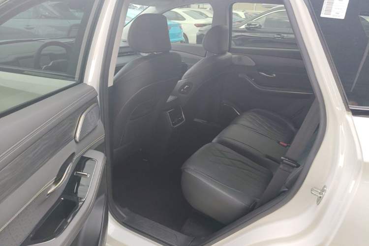 Used JETOUR Shanhai L9 2024 1.5TD 2DHT Pro 7-Seater Left Rear Seat