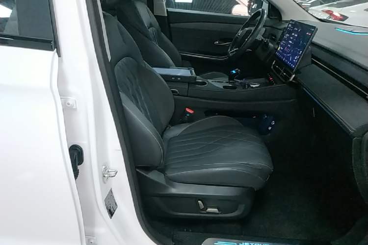Used JETOUR Shanhai L9 2024 1.5TD 2DHT Air 7-Seater Right Front Seat