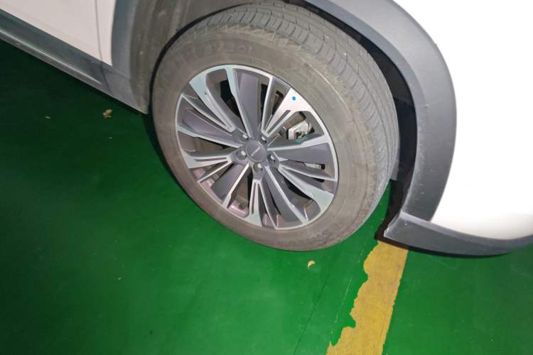 Used JETOUR Shanhai L9 2024 1.5TD 2DHT Air 7-Seater Right Front Wheel Hub