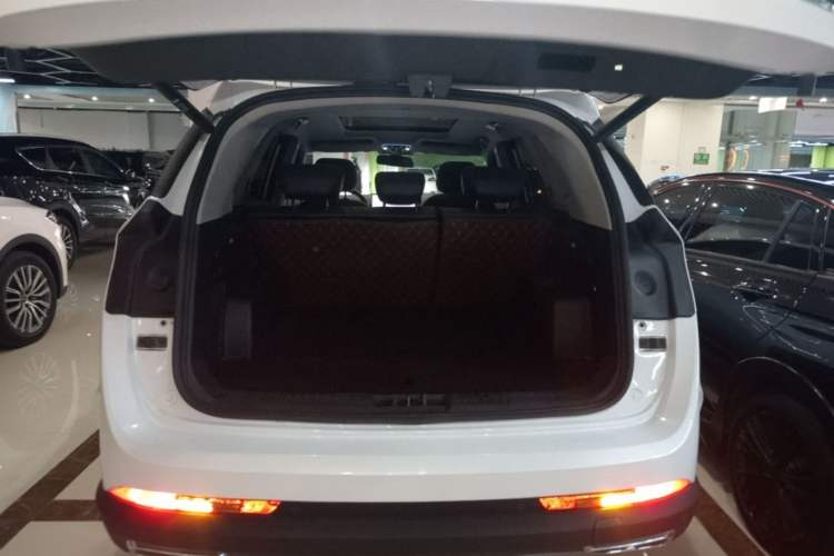 Used JETOUR Shanhai L9 2024 1.5TD 2DHT Air 5-Seater Trunk
