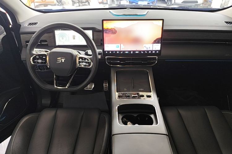 Used JETOUR Shanhai L9 2025 1.5TD 2DHT Luxury Edition 6-Seater Center Console