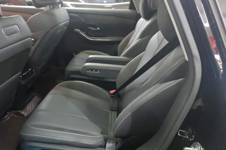 Used JETOUR Shanhai L9 2025 1.5TD 2DHT Flagship Edition 6 Seats Interior 4