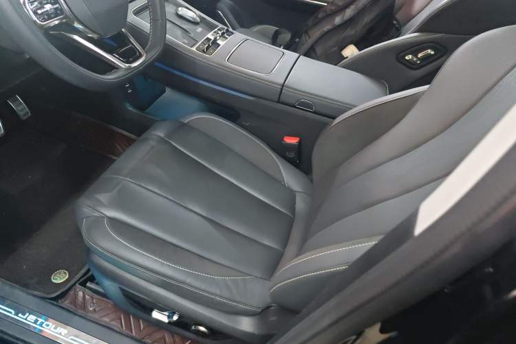 Used JETOUR Shanhai L9 2025 1.5TD 2DHT Flagship Edition 6 Seats Left Front Seat