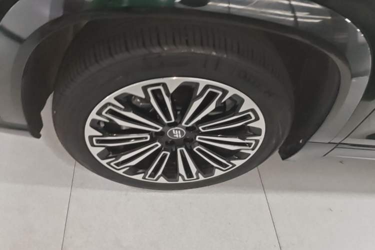 Used JETOUR Shanhai L9 2025 1.5TD 2DHT Luxury Edition 6-Seater Left Front Wheel Hub