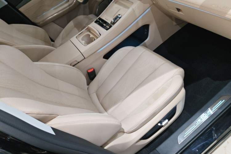 Used JETOUR Shanhai L9 2025 1.5TD 2DHT Luxury Edition 6-Seater Right Front Seat
