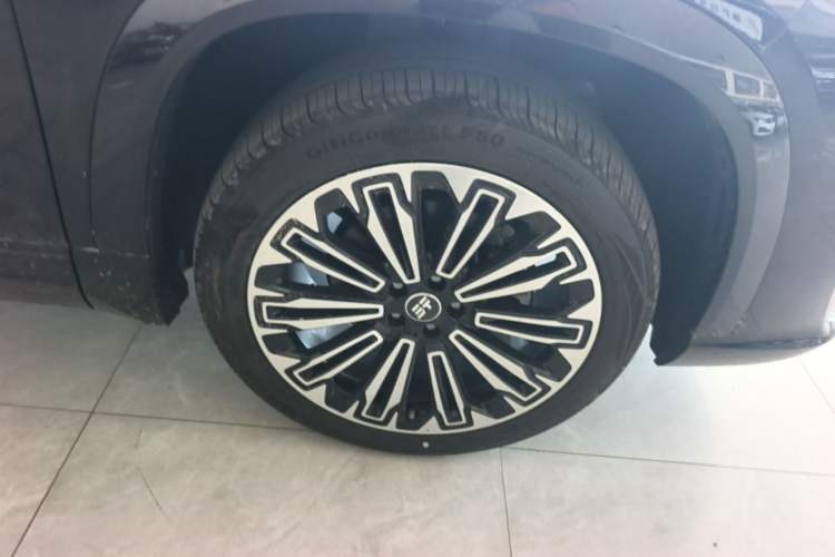 Used JETOUR Shanhai L9 2025 1.5TD 2DHT Luxury Edition 6-Seater Right Rear Wheel Hub