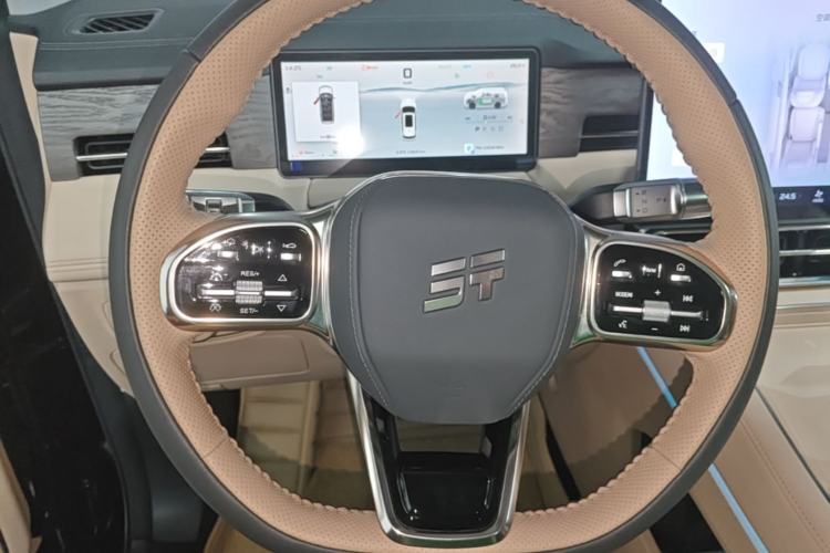 Used JETOUR Shanhai L9 2025 1.5TD 2DHT Luxury Edition 6-Seater Steering Wheel