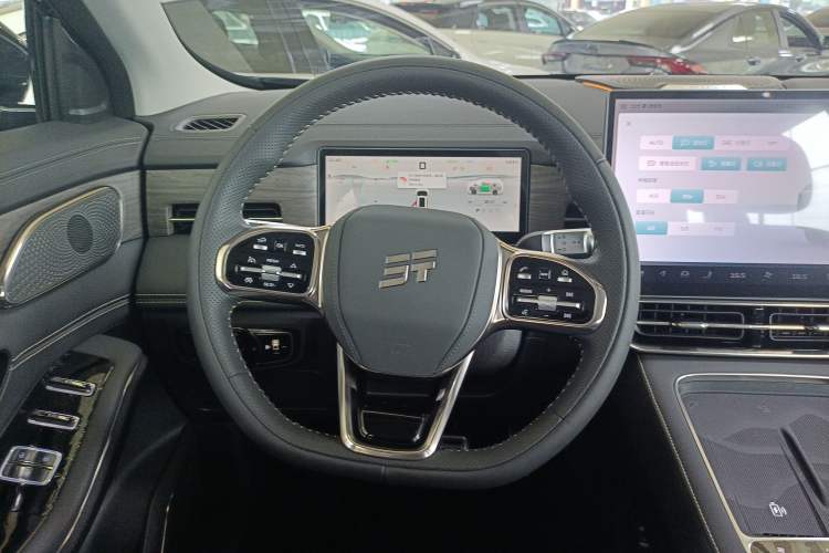 Used JETOUR Shanhai L9 2025 1.5TD 2DHT Luxury Edition 7-Seater Steering Wheel