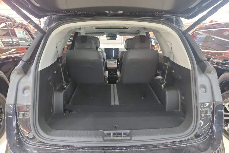 Used JETOUR Shanhai L9 2025 1.5TD 2DHT Flagship Edition 6 Seats Trunk