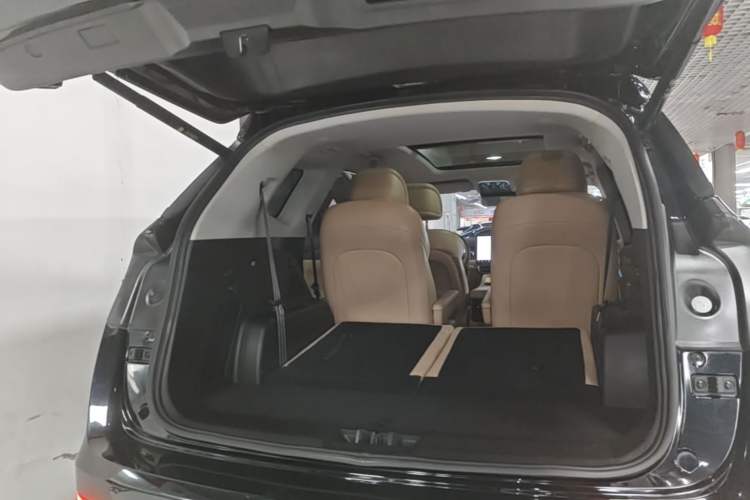 Used JETOUR Shanhai L9 2025 1.5TD 2DHT Luxury Edition 6-Seater Trunk