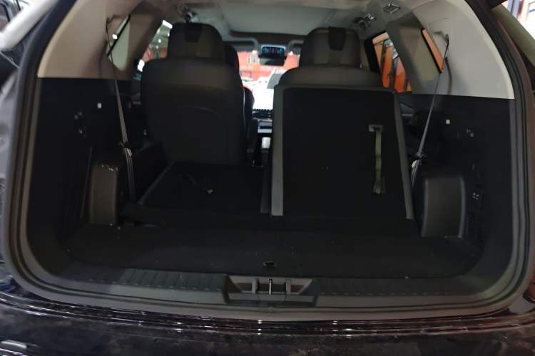 Used JETOUR Shanhai L9 2025 1.5TD 2DHT Flagship Edition 6 Seats Trunk