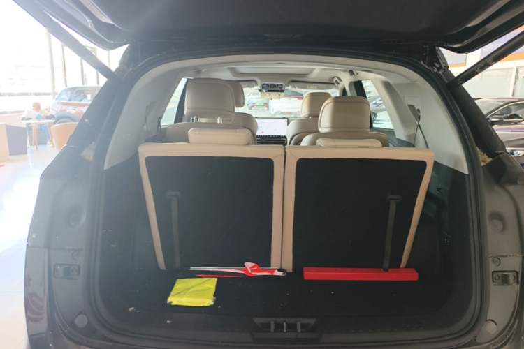 Used JETOUR Shanhai L9 2025 1.5TD 2DHT Luxury Edition 6-Seater Trunk