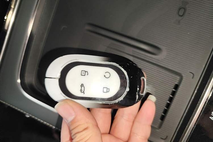 Used JETOUR Shanhai L9 2025 1.5TD 2DHT Luxury Edition 6-Seater Vehicle Key