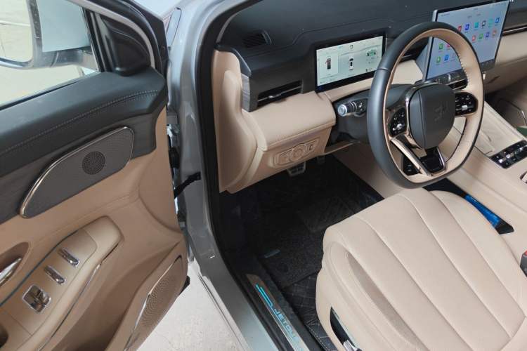 Used JETOUR Shanhai L9 2025 1.5TD 2DHT Flagship Edition 6 Seats Driver Seat