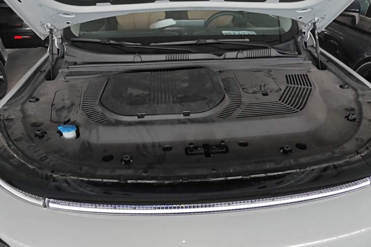 Used JETOUR Shanhai L9 2025 1.5TD 2DHT Flagship Edition 6 Seats Engine Bay
