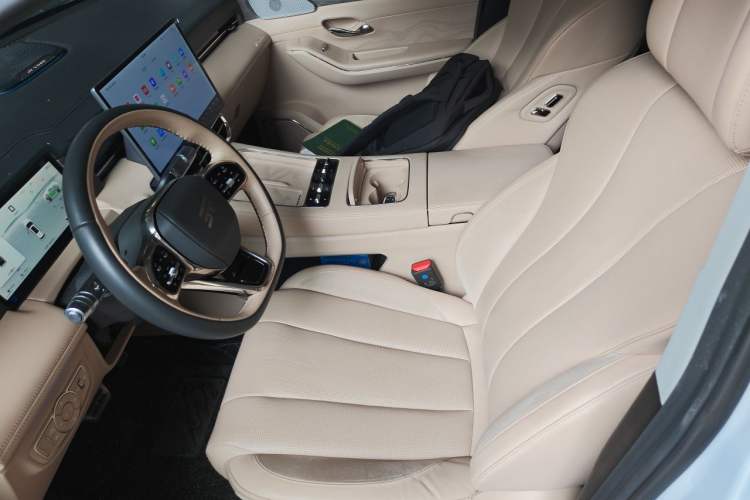 Used JETOUR Shanhai L9 2025 1.5TD 2DHT Flagship Edition 6 Seats Left Front Seat