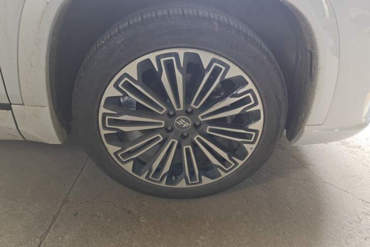 Used JETOUR Shanhai L9 2025 1.5TD 2DHT Flagship Edition 6 Seats Right Front Wheel Hub