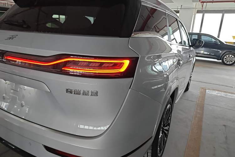 Used JETOUR Shanhai L9 2025 1.5TD 2DHT Flagship Edition 6 Seats Right Rear Taillight