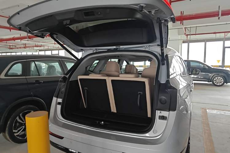 Used JETOUR Shanhai L9 2025 1.5TD 2DHT Flagship Edition 6 Seats Trunk