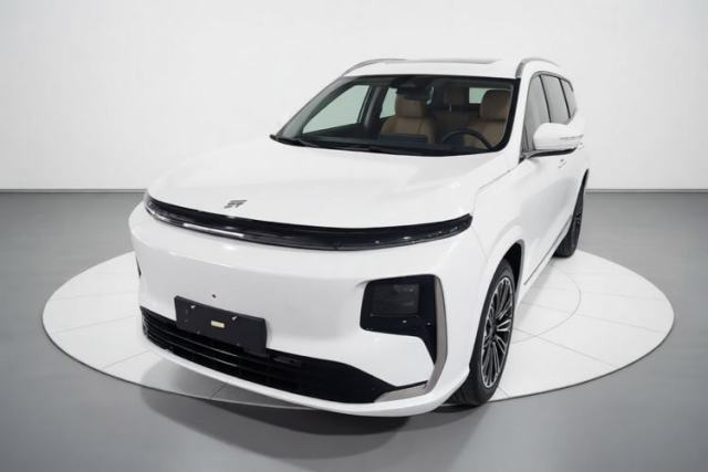 Ojetý JETOUR Shanhai L9 2025 1.5TD 2DHT Luxury Edition 5-Seater