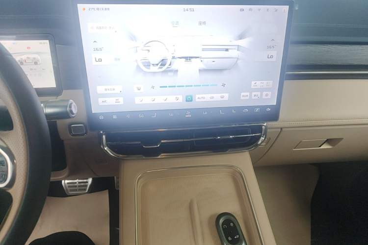 Used JETOUR Shanhai L9 2025 1.5TD 2DHT Flagship Edition 6 Seats Audio And AC Panel