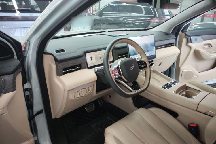 Used JETOUR Shanhai L9 2025 1.5TD 2DHT Flagship Edition 6 Seats Center Console