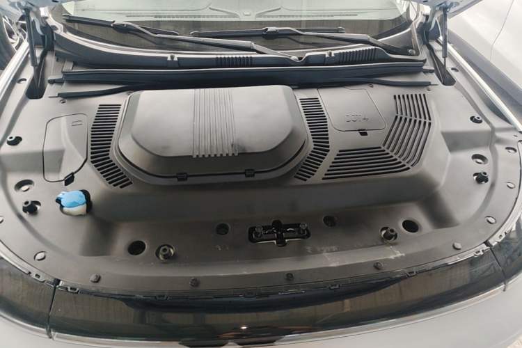Used JETOUR Shanhai L9 2025 1.5TD 2DHT Flagship Edition 6 Seats Engine Bay