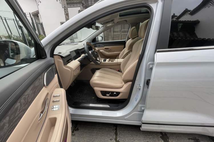 Used JETOUR Shanhai L9 2025 1.5TD 2DHT Flagship Edition 6 Seats Interior 2