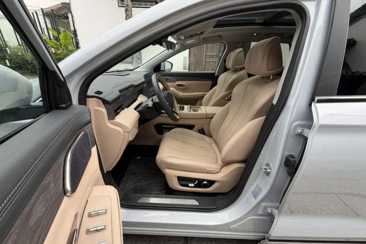 Used JETOUR Shanhai L9 2025 1.5TD 2DHT Flagship Edition 6 Seats Interior 2