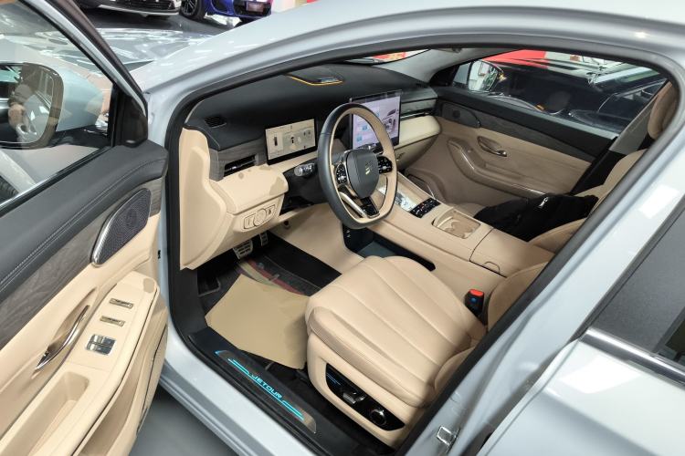 Used JETOUR Shanhai L9 2025 1.5TD 2DHT Flagship Edition 6 Seats Interior 3