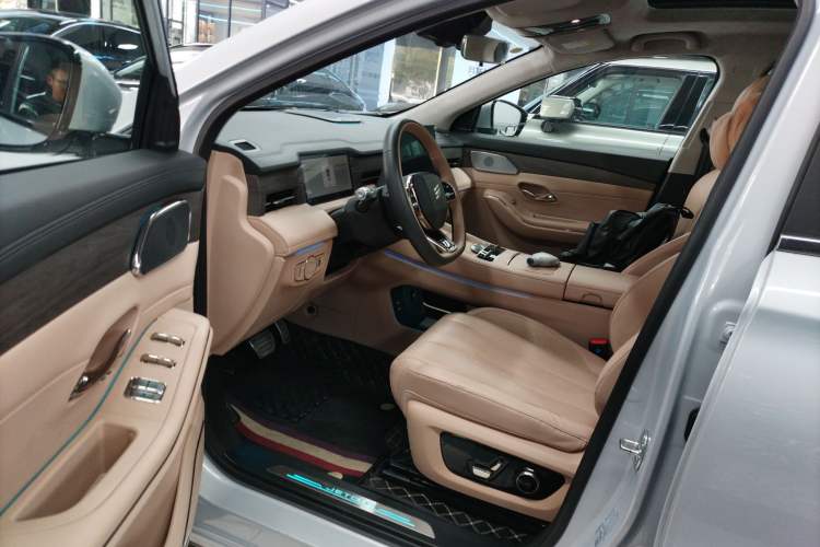 Used JETOUR Shanhai L9 2025 1.5TD 2DHT Flagship Edition 6 Seats Interior 3