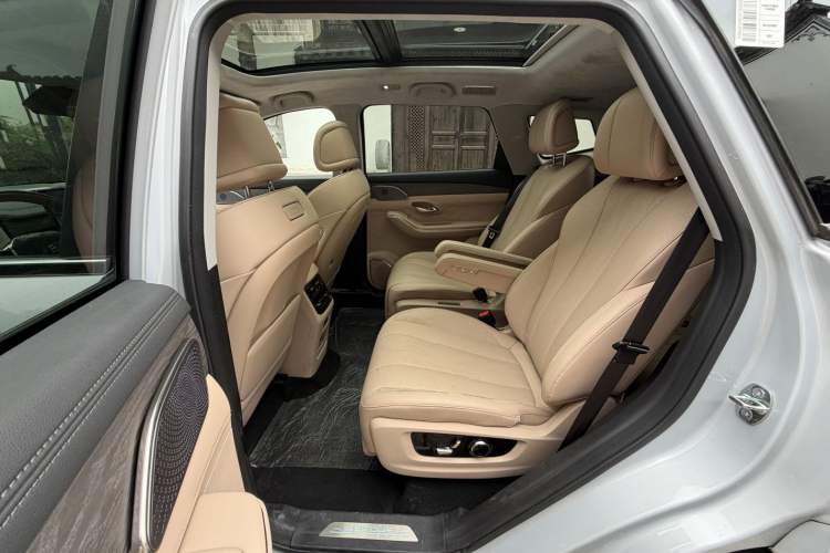 Used JETOUR Shanhai L9 2025 1.5TD 2DHT Flagship Edition 6 Seats Interior 3