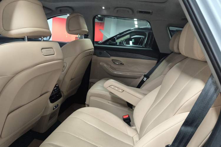 Used JETOUR Shanhai L9 2025 1.5TD 2DHT Flagship Edition 6 Seats Interior 4