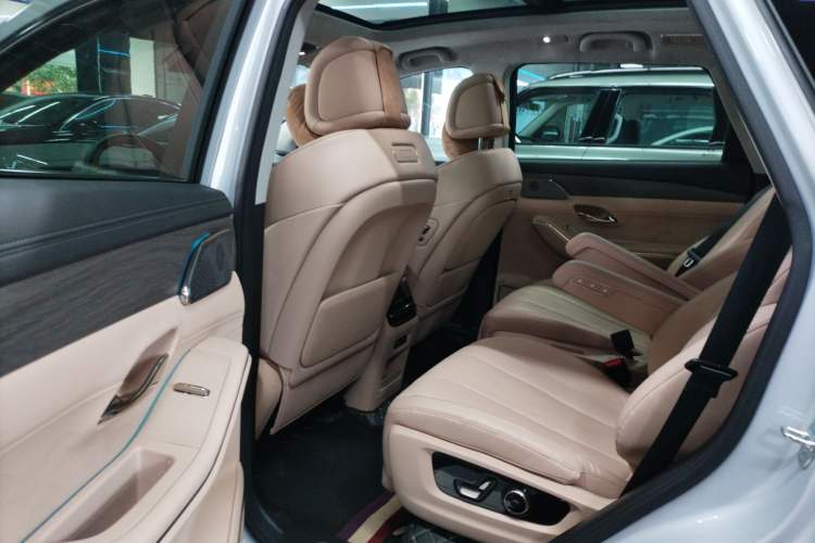 Used JETOUR Shanhai L9 2025 1.5TD 2DHT Flagship Edition 6 Seats Interior 4