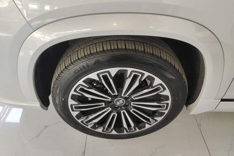 Used JETOUR Shanhai L9 2025 1.5TD 2DHT Flagship Edition 6 Seats Left Front Wheel Hub