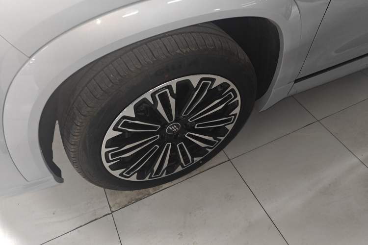 Used JETOUR Shanhai L9 2025 1.5TD 2DHT Luxury Edition 6-Seater Left Front Wheel Hub