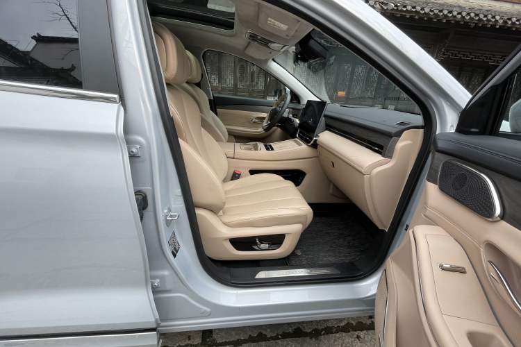 Used JETOUR Shanhai L9 2025 1.5TD 2DHT Flagship Edition 6 Seats Right Front Seat