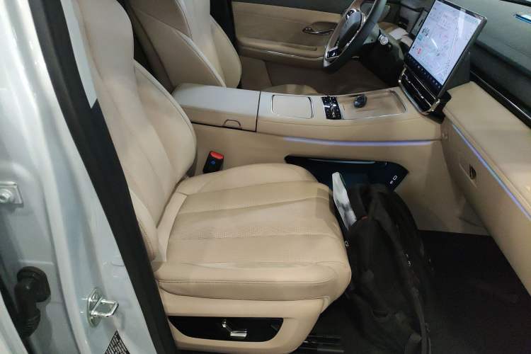 Used JETOUR Shanhai L9 2025 1.5TD 2DHT Flagship Edition 6 Seats Right Front Seat