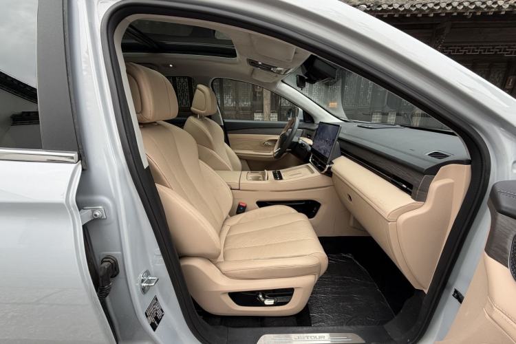 Used JETOUR Shanhai L9 2025 1.5TD 2DHT Flagship Edition 6 Seats Right Front Seat