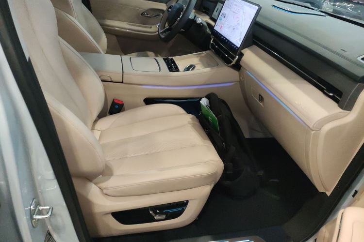 Used JETOUR Shanhai L9 2025 1.5TD 2DHT Flagship Edition 6 Seats Right Front Seat
